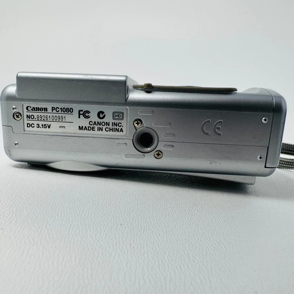 Canon PowerShot A400 Digital Camera Silver 3.2MP PC1080 with Case